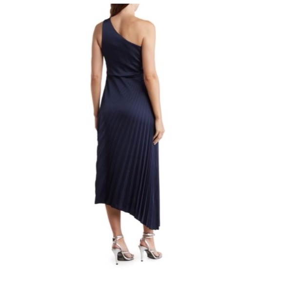 ONE - SHOULDER ASYMMETRIC PLATED COCKTAIL DRESS - Picture 2 of 6